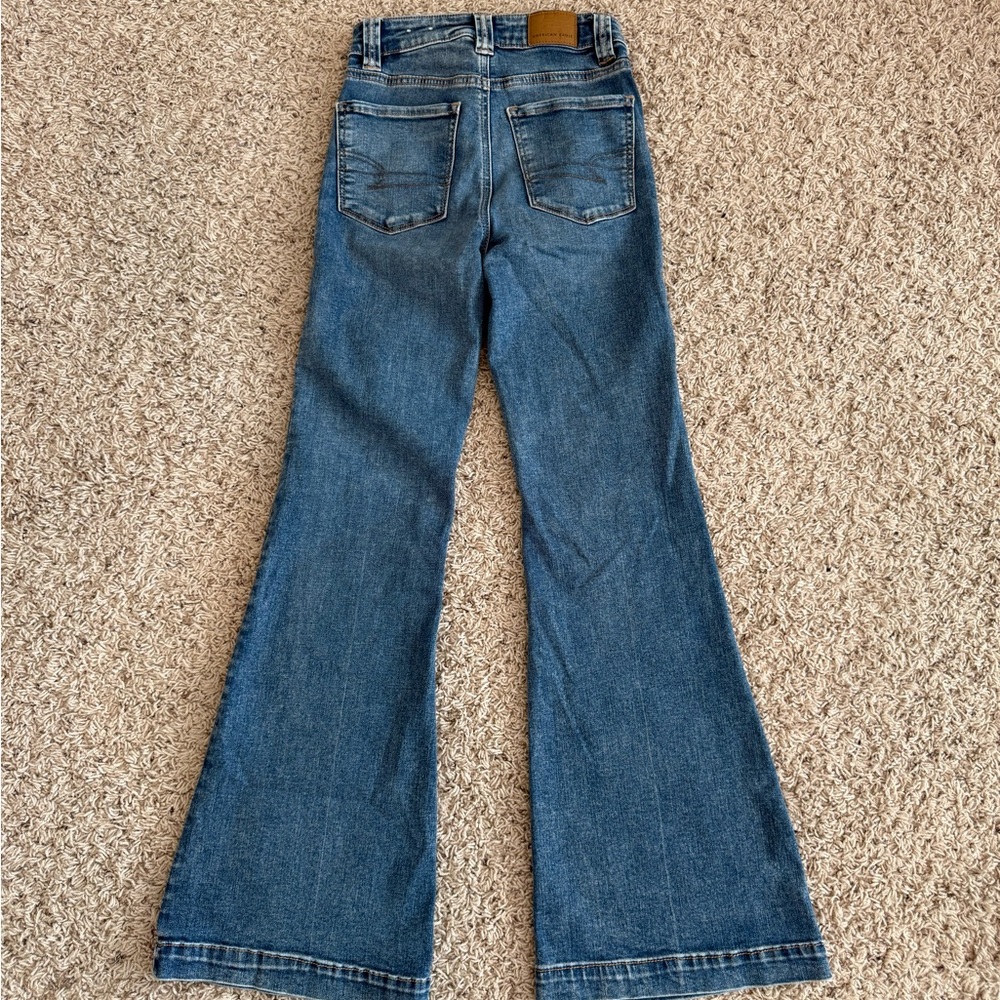 American Eagle Super Hi-Rise Flare Jeans 00 Short - Picture 2 of 8